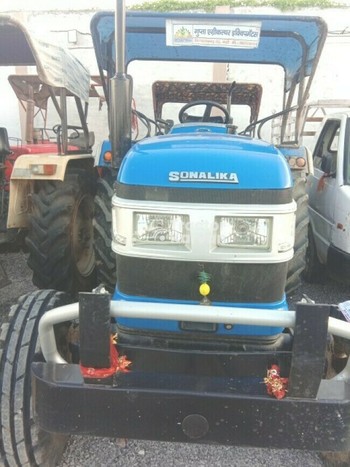 Sonalika Sikander DI 50 DLX 12+12 Second Hand Tractor