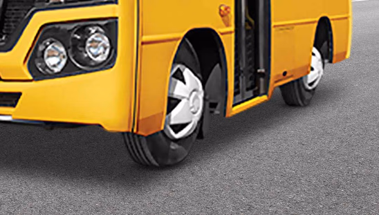 Mahindra Cruzio School - Tyres