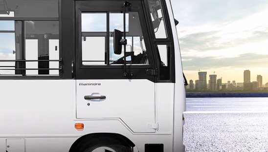 Mahindra Cruzio - Door