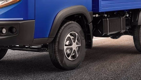 Ashok Leyland Bada Dost i4 with LNT - Tyre