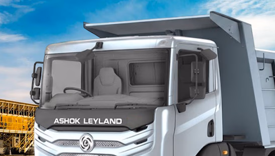 Ashok Leyland AVTR 4220 10 X 2 - Windshield