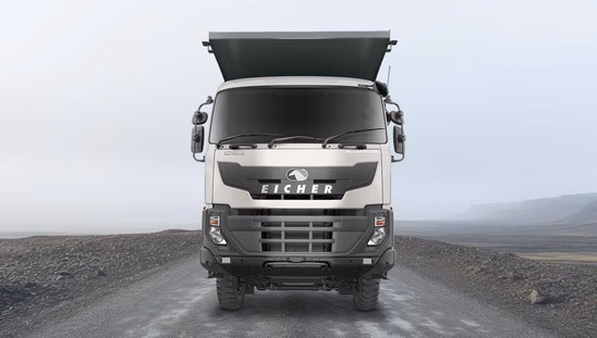 Eicher Pro 8028XM - Front
