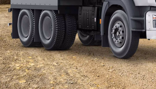 BharatBenz 2823 RT - Tyres