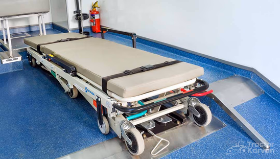 Eicher Skyline Ambulance - Interior