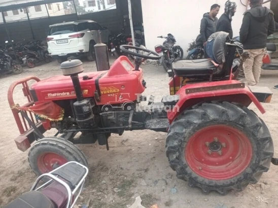 महिंद्रा युवराज 215 NXT Second Hand Tractor
