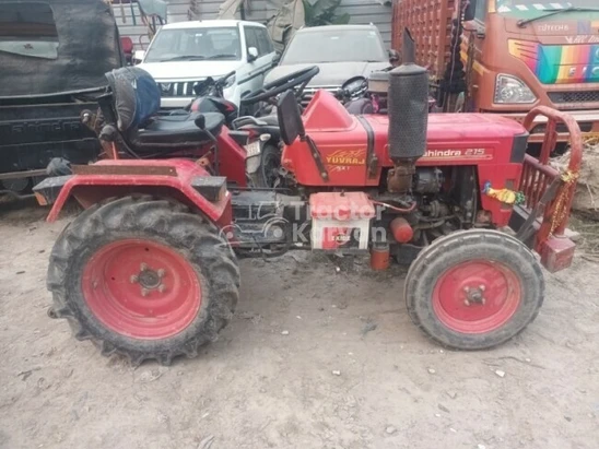 महिंद्रा युवराज 215 NXT Second Hand Tractor