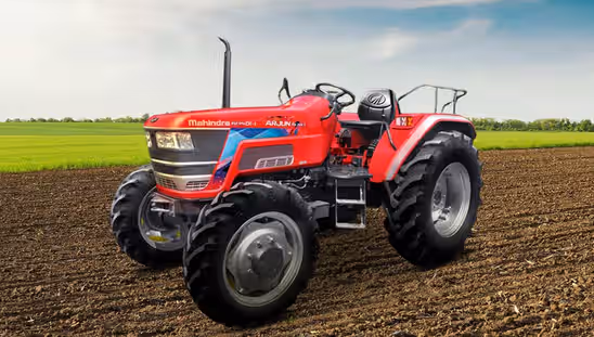Mahindra Novo 605 DI PS 4WD V1 Tractor in Farm