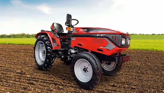 Montra E-27 Tractor in Farm
