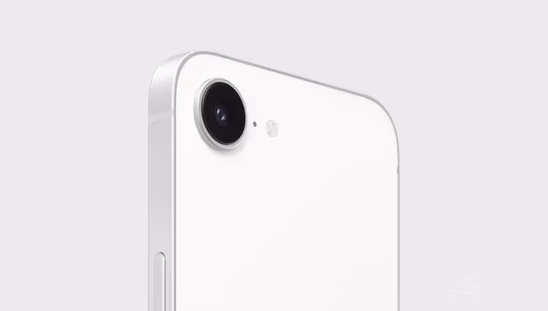 Iphone 16e- Right