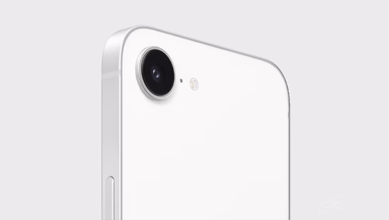 iPhone 17e -Right