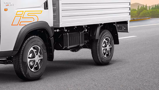 Ashok Leyland Bada Dost i5 - Tyres
