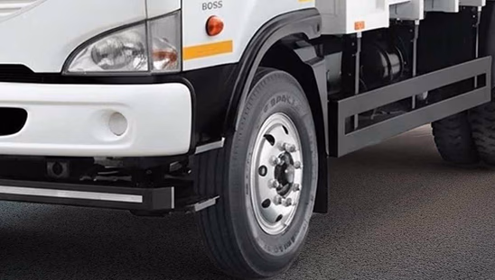 Ashok Leyland Boss 1915 - Front Tyre