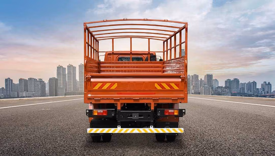 Tata Ultra T.18 - Back