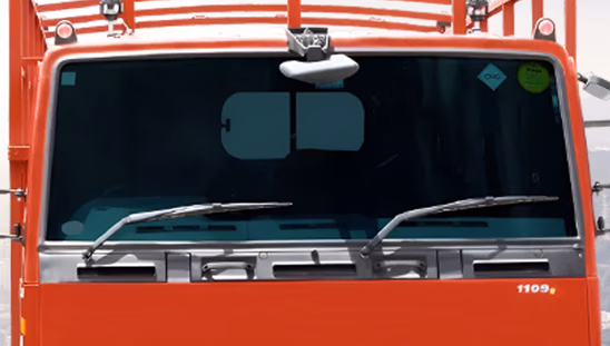 Tata LPT 1109G - Windshield