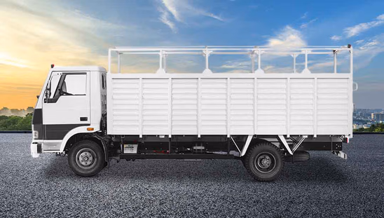 Tata LPT 709g - Left Side
