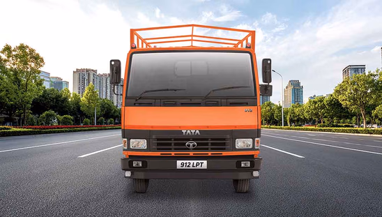 Tata LPT 912 - Front