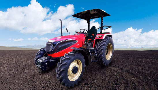 Solis 6524 S Tractor in Farm