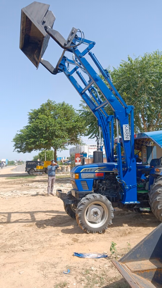 सेकंड हैंड आयशर 551 4WD ट्रैक्टर