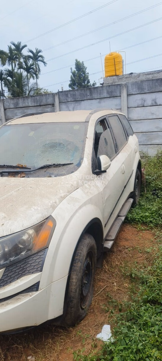 Mahindra 
                                                                XUV500 W8 View Used Car