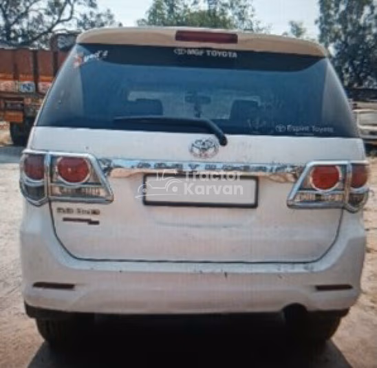 टोयोटा फॉर्च्यूनर 4x4 एमटी पुरानी कारें देखें