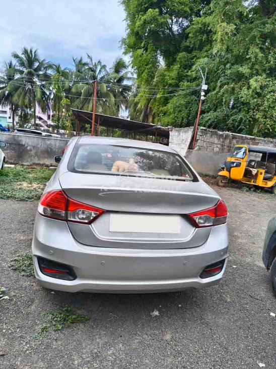 मारुति सुजुकी सियाज़ जेडडीआई पुरानी कारें देखें