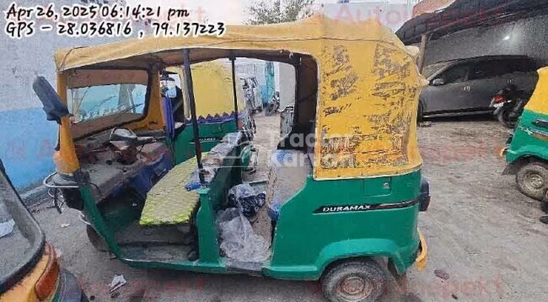 टीवीएस किंग दुरामैक्स पुराने कमर्शियल व्हीकल