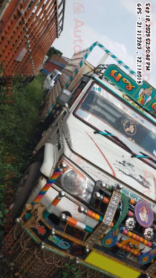 महिंद्रा बोलेरो मैक्स पिक-अप पुराने कमर्शियल व्हीकल