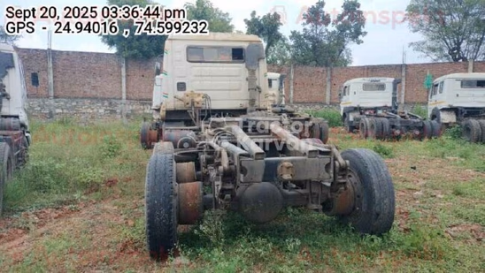 अशोक लेलैंड यू 4923 टीटी पुराने कमर्शियल व्हीकल