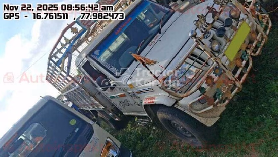 महिंद्रा बोलेरो मैक्स पिक-अप पुराने कमर्शियल व्हीकल