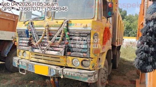 अशोक लेलैंड यू-2518टी पुराने कमर्शियल व्हीकल