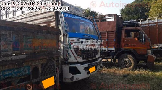 आयशर प्रो 3015 पुराने कमर्शियल व्हीकल