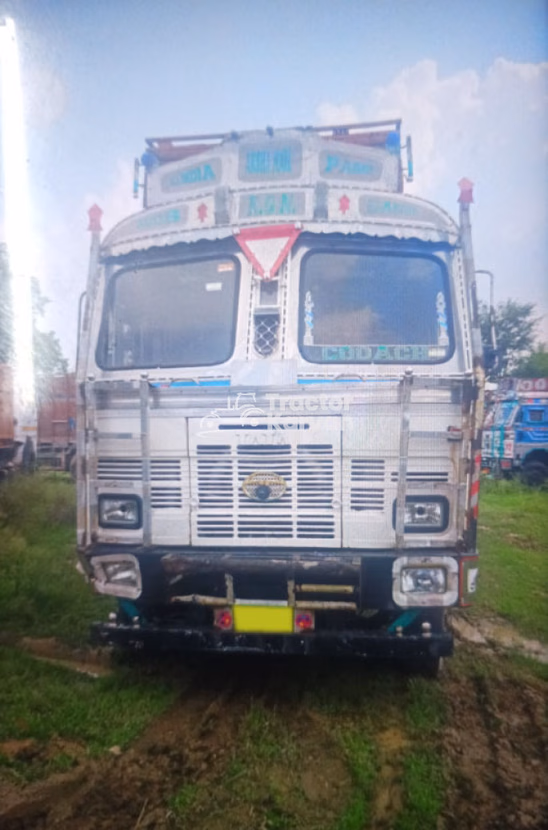 टाटा 3118 सेकंड हैंड कमर्शियल