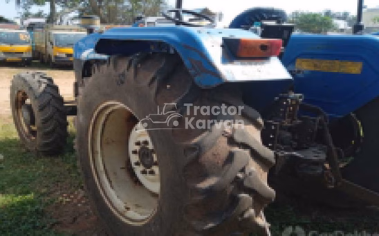 न्यू हॉलैंड 4710 4WD Second Hand Tractor