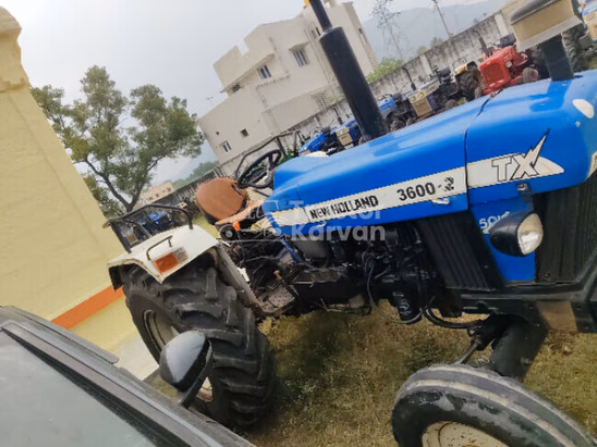 न्यू हॉलैंड 3600-2 TX Second Hand Tractor