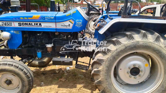 Sonalika Sikander DI 745 III Second Hand Tractor