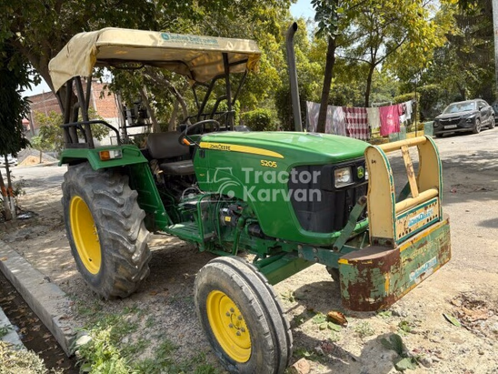 सेकंड हैंड जॉन डियर 5205 ट्रैक्टर