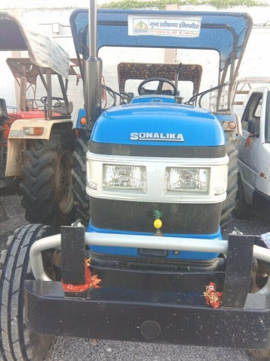 सोनालिका सिकंदर DI 50 DLX 12+12  Second Hand Tractor