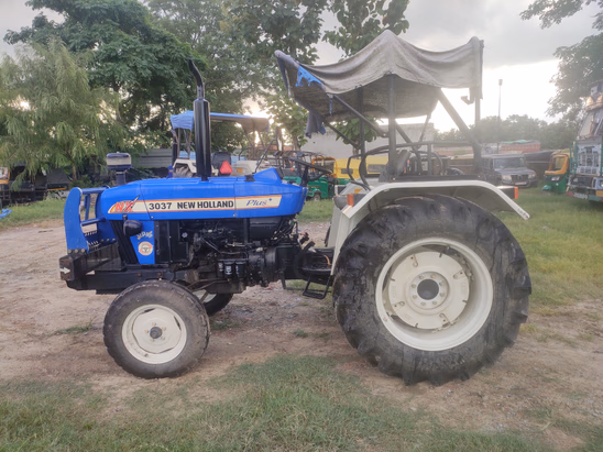 न्यू हॉलैंड 3037 NX Second Hand Tractor